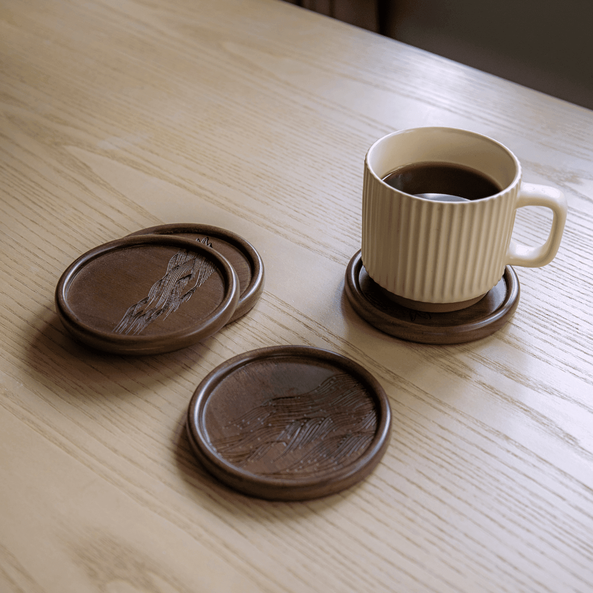 Wooden Coaster 木刻杯墊<一對> - 裕匠・木作 - Hong Kong Custom Furniture